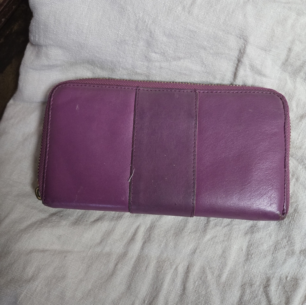 Tory Burch Zip around wallet in Fusia color - Picture 7 of 13